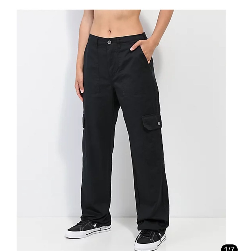 Monet skateboards black pants